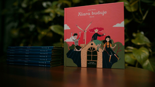 Książka „Klara buduje wiatrak” trzecia część serii publikowanej przez Fundację ERBUD